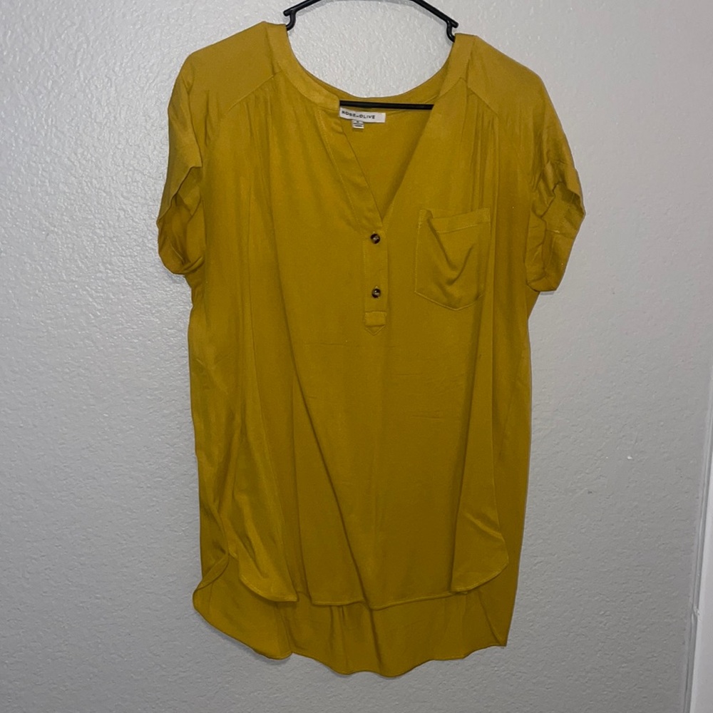 Great top mustard yellow size medium, short sleeve blouse. V-neck. Very cool